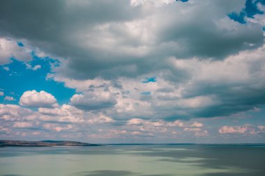 Mavi Gökyüzü Bulutları