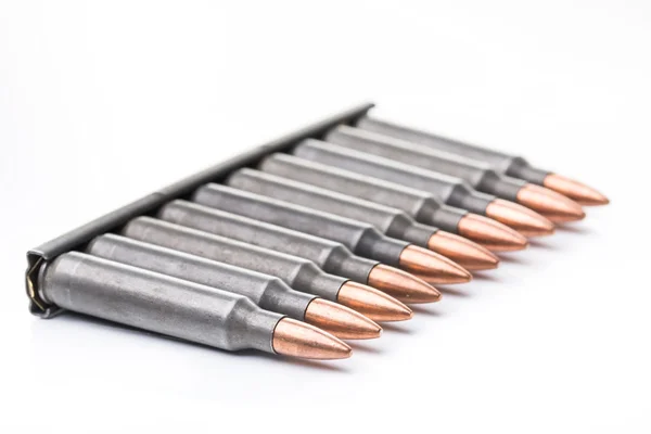 Ar15 m16 m4 kalashnikov cartridges with ammo clip isolated on wh — Stock Photo, Image