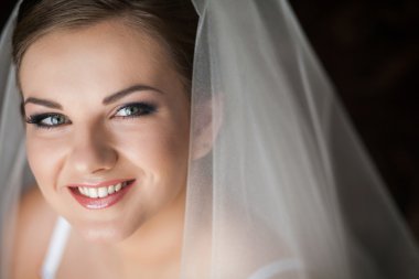 genç kadın öğrenci makara ile