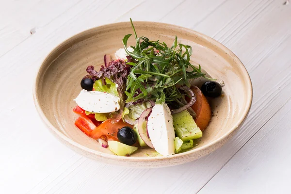 Plantaardige salade met kaas — Stockfoto