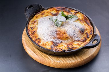 süzme peynir güveç Pan ile pudra şekeri