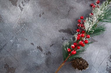 Ahşap arka planda noel süslemesi