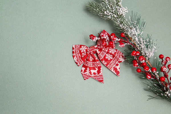 Rama Árbol Navidad Con Arco Rojo Lugar Para Texto — Foto de Stock
