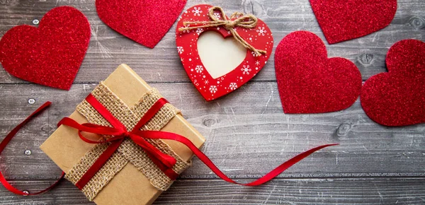 Cuori Rossi San Valentino Scatole Regalo Sfondo Legno San Valentino — Foto Stock