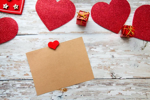 Coeurs Saint Valentin Rouge Avec Carte Pour Texte Sur Fond — Photo