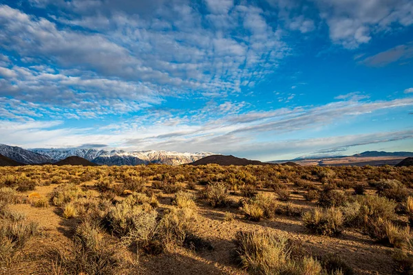 Wunderschöne Landschaft Mit Wüstental Und Blauem Himmel — Stockfoto