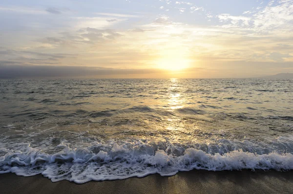Golven van de oceaan Sunset Beach — Stockfoto