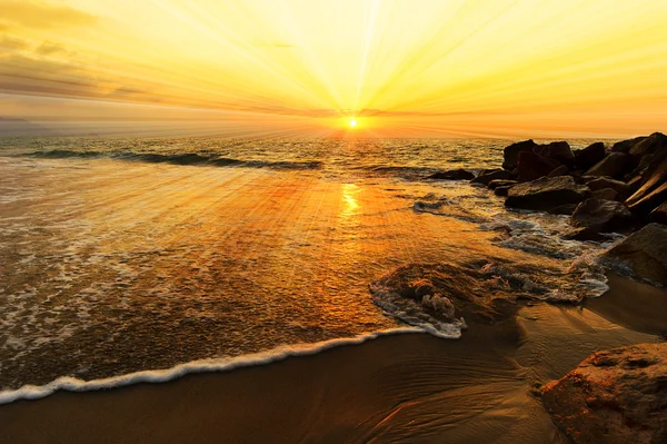 Ocean Sunset лучей — стоковое фото