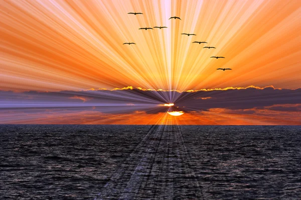 Ozean Sonnenuntergang Sonnenstrahlen — Stockfoto