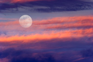Gökyüzü Moon bulutlar