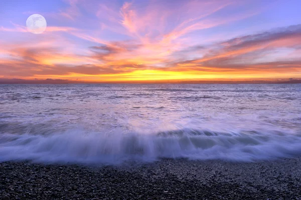 Oceano pôr do sol lua — Fotografia de Stock