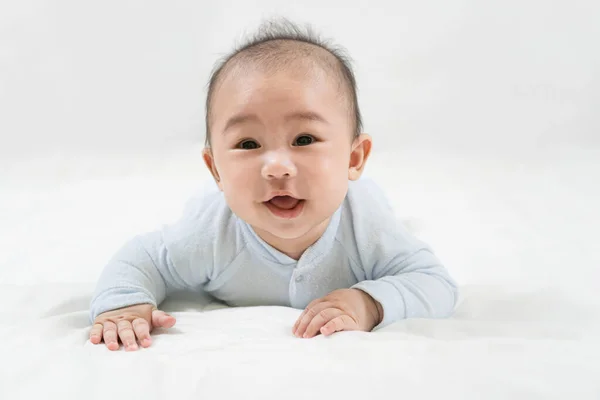 Mañana Time Adorable Niño Recién Nacido Durante Tiempo Panza Sonriendo — Foto de Stock