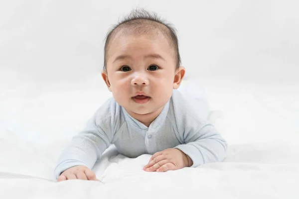 Mañana Time Adorable Niño Recién Nacido Durante Tiempo Panza Sonriendo — Foto de Stock