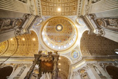 St. Peter Bazilikası'na iç