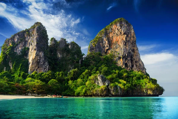 Tropisch landschap. Railay beach, Krabi — Stockfoto