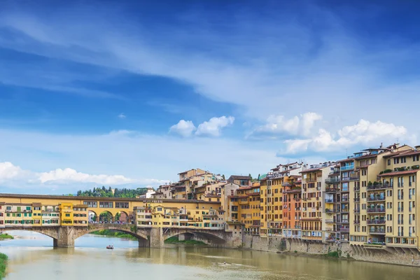 Bron Ponte Vecchio på floden Arno — Stockfoto