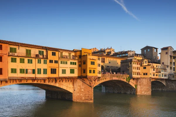 Köprü Ponte Vecchio Arno Nehri üzerinde — Stok fotoğraf