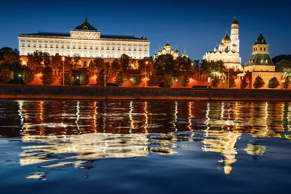 Moscow kremlin por la noche — Foto de Stock