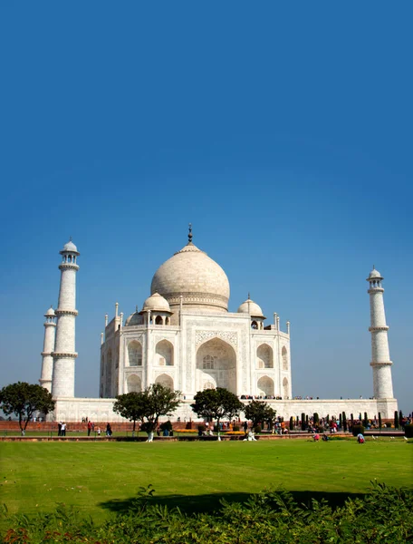 Agra Índia Fevereiro 2018 Turistas Índia Todo Mundo Visitam Taj — Fotografia de Stock