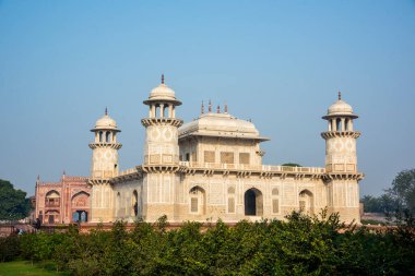I 'm mad-ud-Daulah, Baby Taj veya Jewel Box' un mezarı, Agra, Hindistan 'ın en ünlü simgeleri.