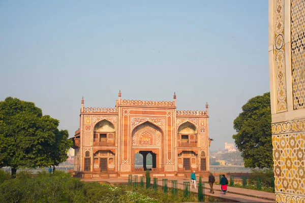 印度阿格拉最有名的地标 Mad Daulah Baby Taj或Jewel Box墓 — 图库照片