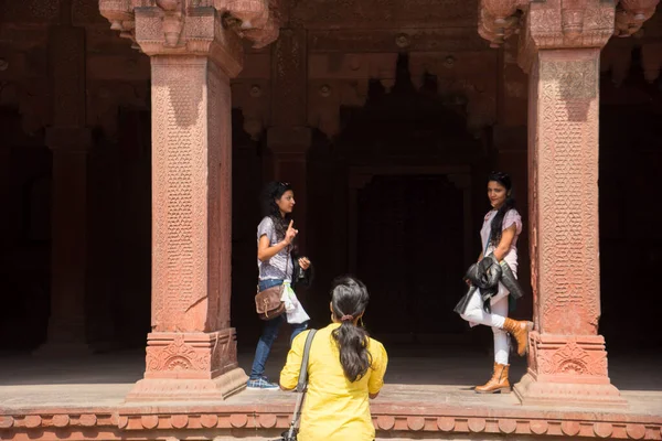 Agra India Februari 2018 Turister Besöker Red Fort Agra Detta — Stockfoto