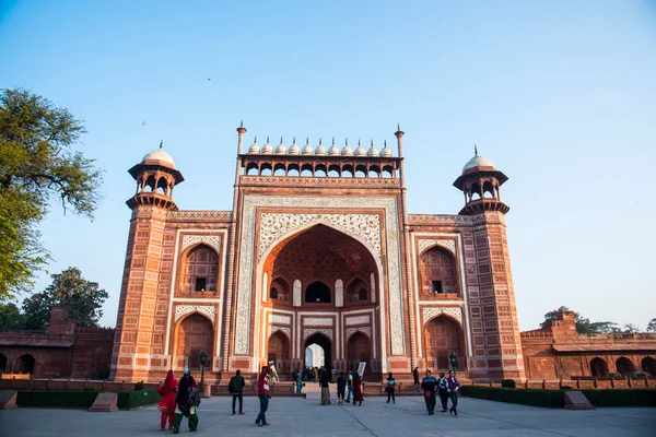 Agra India Febrero 2018 Turistas India Todo Mundo Visitan Taj — Foto de Stock