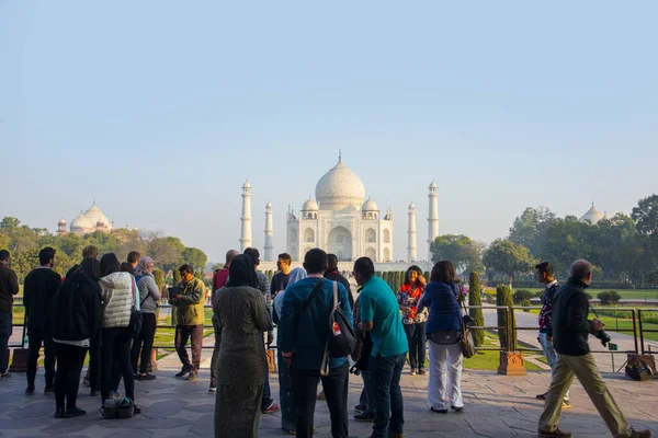 Agra Indie Února 2018 Turisté Indie Celého Světa Navštíví Taj — Stock fotografie