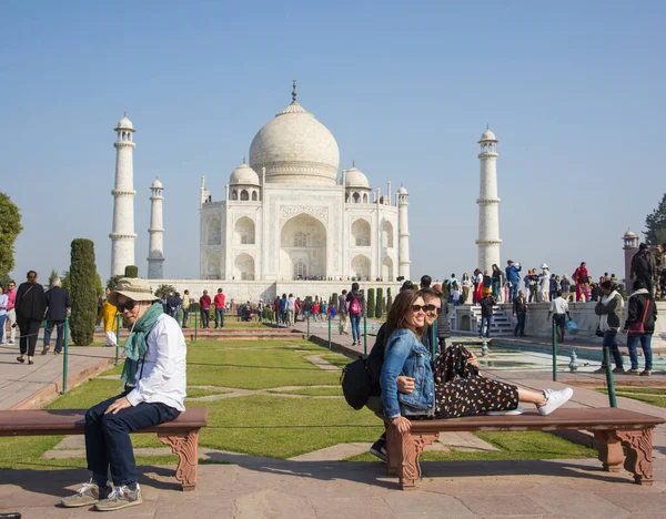 Agra India February 2018 Turisté Indie Celého Světa Navštíví Taj — Stock fotografie