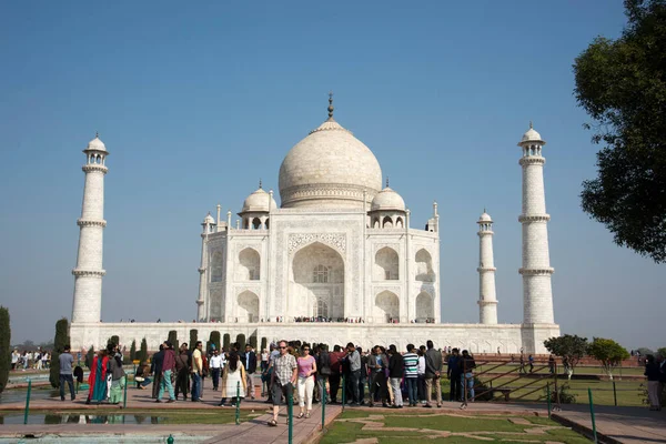 Agra India February 2018 Turisté Indie Celého Světa Navštíví Taj — Stock fotografie