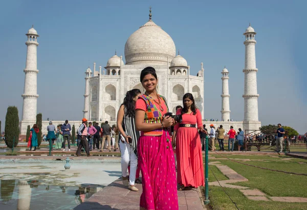 Agra India February 2018 Turisté Indie Celého Světa Navštíví Taj — Stock fotografie