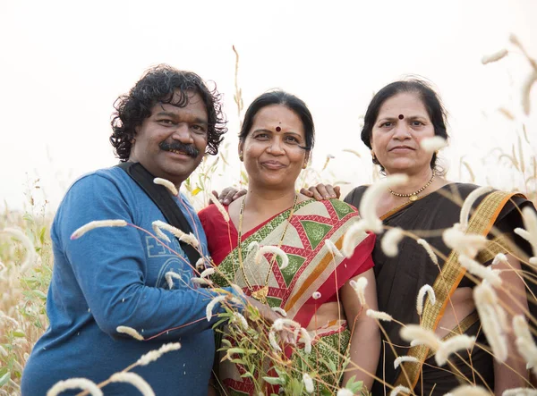 Povo Agricultor Indiano Feliz Campo Maharashtra Índia — Fotografia de Stock