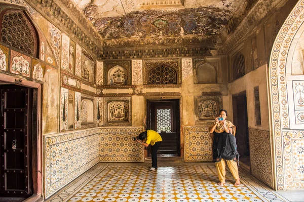 Kvinnors Turist Besök Graven Tmad Daulah Baby Taj Eller Jewel — Stockfoto