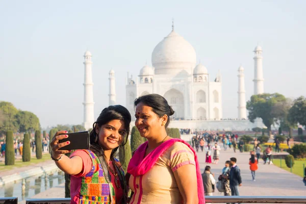 Indická Matka Dcera Před Mugal Památník Taj Mahal Sedm Div — Stock fotografie