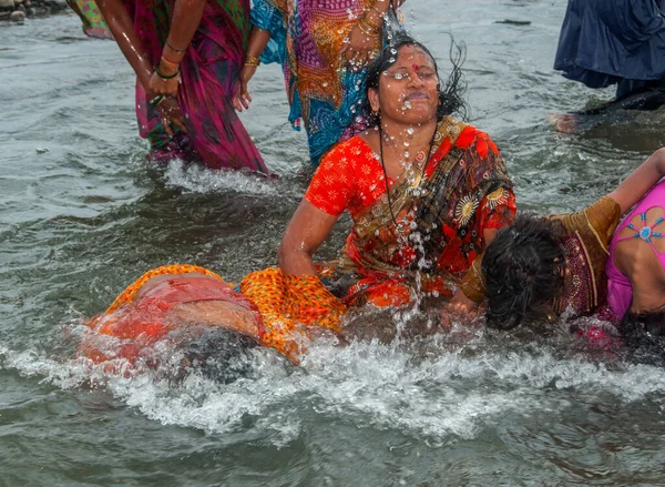 Akola Maharashtra Inde Septembre 2019 Femme Rurale Non Identifiée Nageant — Photo