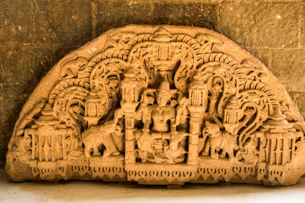 Een Oeroude Indiase Beeldhouwkunst Van Hindoe God Godin Gesneden Steen — Stockfoto
