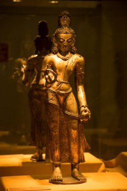 Hint Hint tanrısı ve tanrıçasının antik metal heykeli.