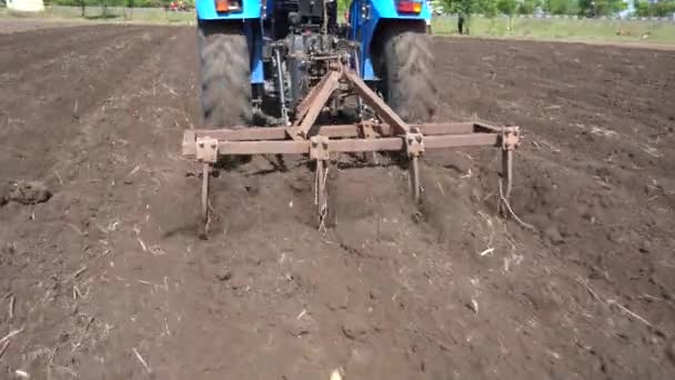 Nashik Maharashtra India Junio 2020 Agricultor Identificado Con Tractor Preparando — Vídeo de stock