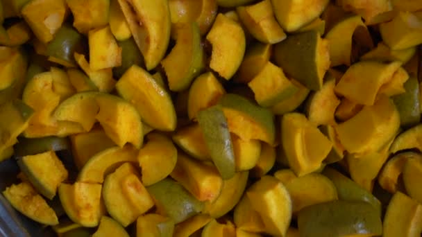 Pepinillo Mango Crudo Tradicional Indio — Vídeo de stock