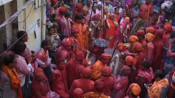 Vrindavan Indien März 2017 Eine Indische Witwe Feiert Holi Das — Stockvideo