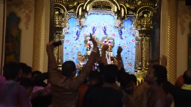 Vrindavan India March 2017 Hare Krishna Playing Kirtan Chants Interior — Stock Video