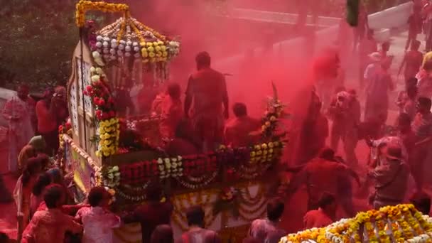 Mathura India March 2017 Індійські Люди Танцюють Грають Кольорами Під — стокове відео