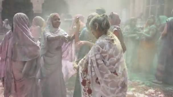 Vrindavan Indien März 2017 Eine Indische Witwe Feiert Holi Das — Stockvideo