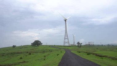 Eko güç, rüzgar türbinleri elektrik üretiyor.