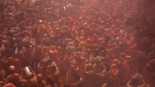 Vrindavan India 2017年3月9日 印度寡妇在印度北方邦Vrindavan的Gopinath Temple庆祝印度教春节Holi — 图库视频影像