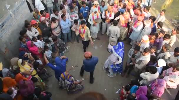 Falen Mathura India March 2017 Indian People Dancing Playing Colors — 图库视频影像