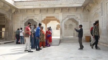 AGRA, Hindistan 15 Şubat 2018: Agra 'daki Kızıl Kale, UNESCO Dünya Mirası sahası, Uttar Pradesh, Hindistan.