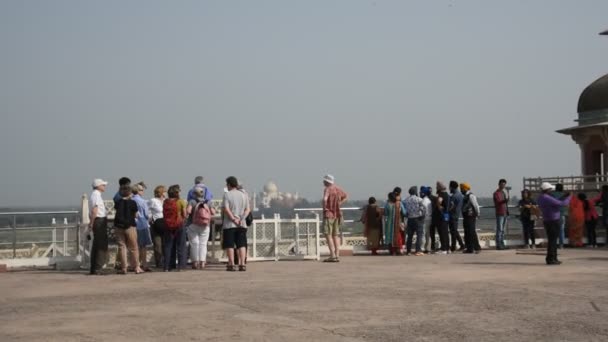 Agra India Febrero 2018 Turistas Fuerte Rojo Agra Patrimonio Humanidad — Vídeo de stock