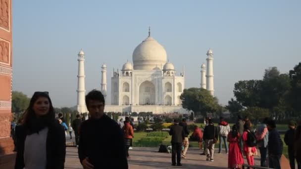 Agra Índia Fevereiro 2018 Turistas Índia Todo Mundo Visitam Taj — Vídeo de Stock