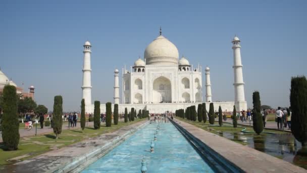 Мавзолей тадж-махал в индии. Мавзолей-мечеть тадж-махал. Мавзолей тадж-махал в индии. Тадж-махал индия внутри. Тадж махал усыпальница.